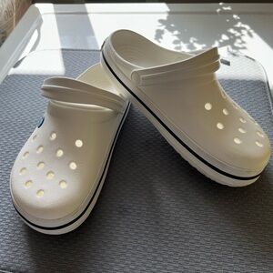 Like new Croc band Crocs!!